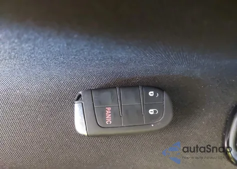 2017 Jeep Renegade Latitude из США, поврежденный, VIN ZACCJBBB8HPE57892